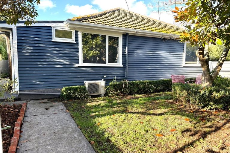 Photo of property in 4 Bateman Avenue, Bryndwr, Christchurch, 8053