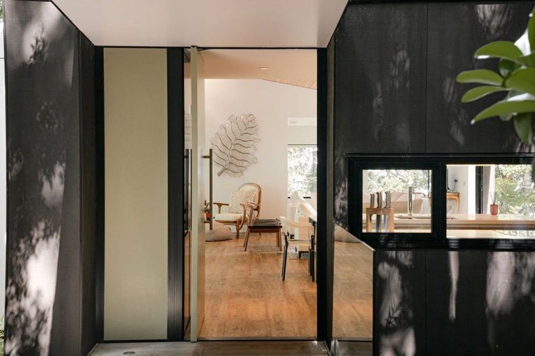 Photo of property in 34 Arapito Road, Titirangi, Auckland, 0604