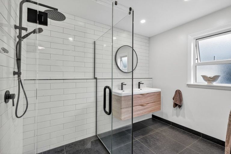 Photo of property in 9 Sandwich Road, St Andrews, Hamilton, 3200