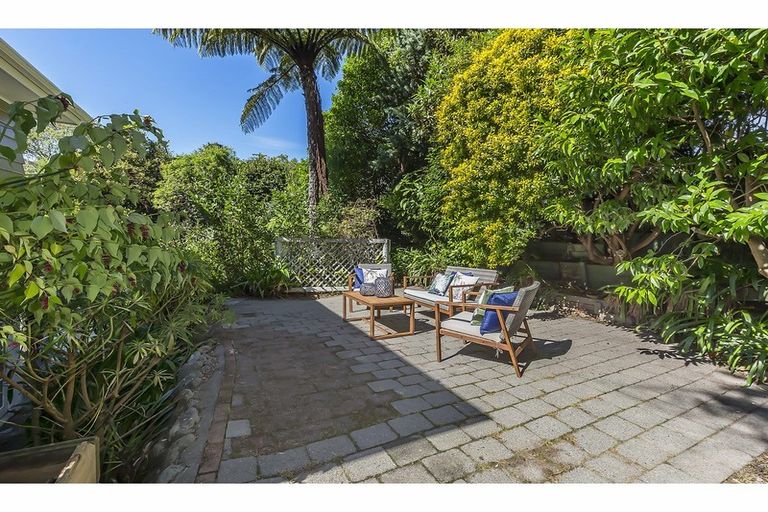 Photo of property in 56 Lincoln Avenue, Tawa, Wellington, 5028