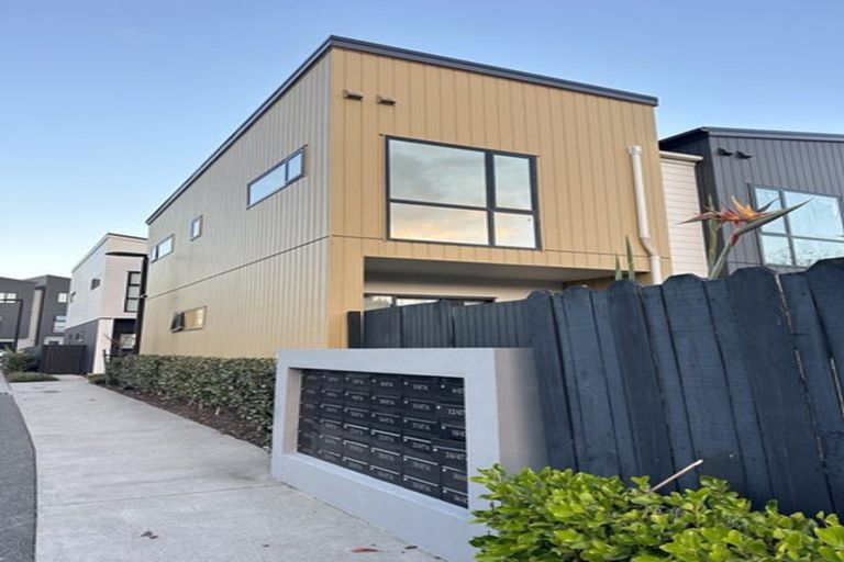 Photo of property in 1/47a Huntington Drive, Huntington Park, Auckland, 2013