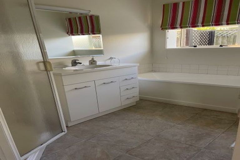 Photo of property in 1 Carmana Gardens, Rangiora, 7400