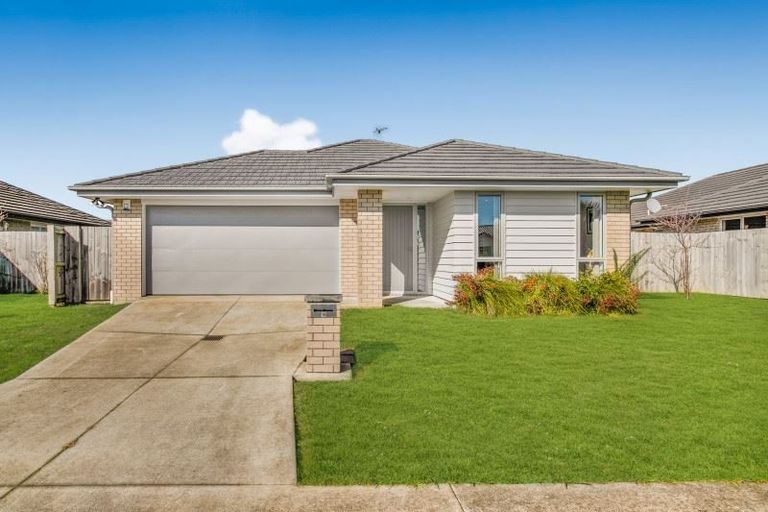 Photo of property in 15 Lamborn Drive, Papakura, 2110