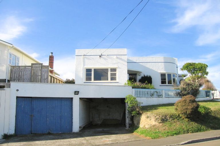 Photo of property in 138 Nevay Road, Karaka Bays, Wellington, 6022