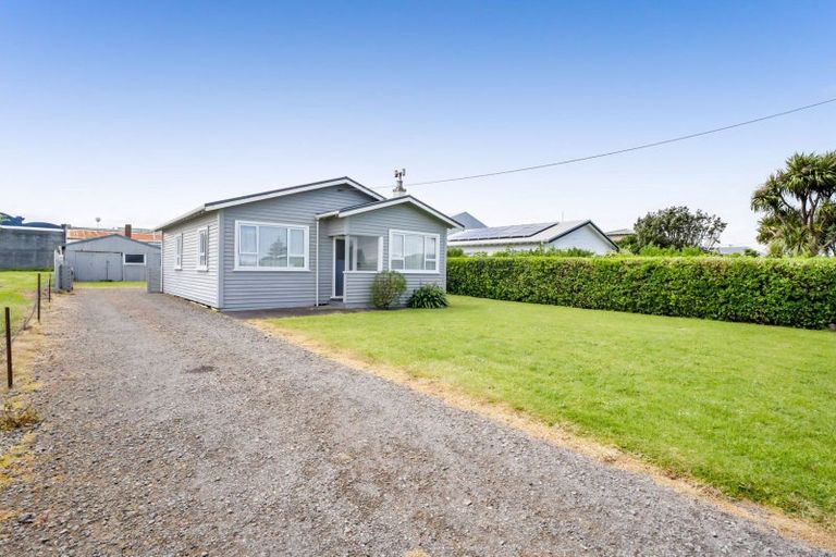 Photo of property in 39 Domett Street, Opunake, 4616