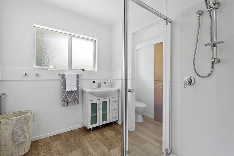 Photo of property in 77 Lake Crescent, Hamilton Lake, Hamilton, 3204