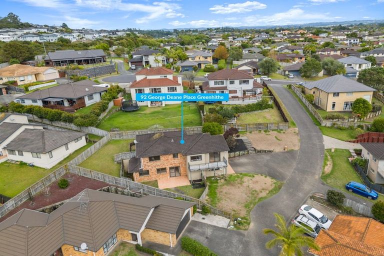 Photo of property in 92 George Deane Place, Greenhithe, Auckland, 0632