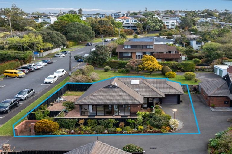Photo of property in 1/1 Penzance Road, Mairangi Bay, Auckland, 0630