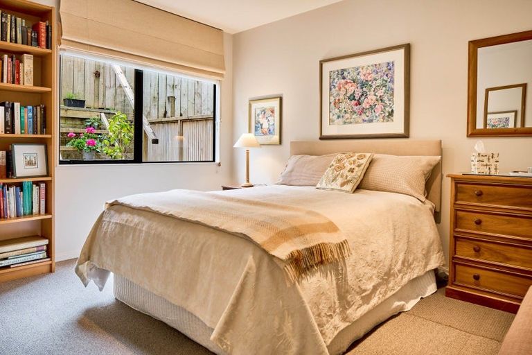 Photo of property in 12/22 Oriental Terrace, Oriental Bay, Wellington, 6011