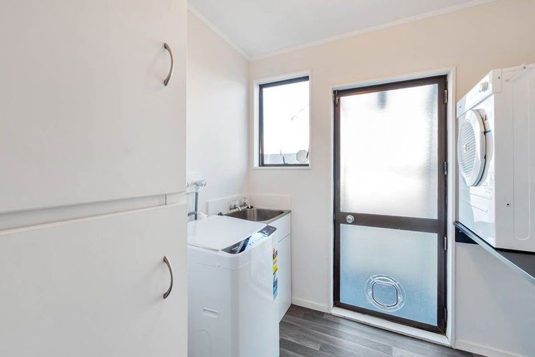 Photo of property in 206 Solar Road, Glen Eden, Auckland, 0602