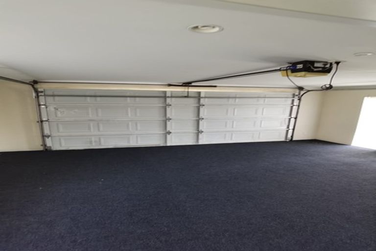 Photo of property in 22 Maghera Drive, East Tamaki Heights, Auckland, 2016