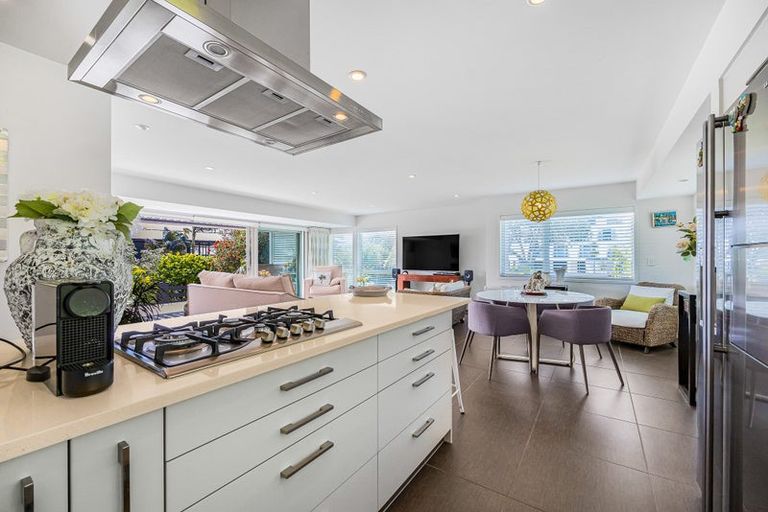 Photo of property in 1/24 Clifton Road, Hauraki, Auckland, 0622