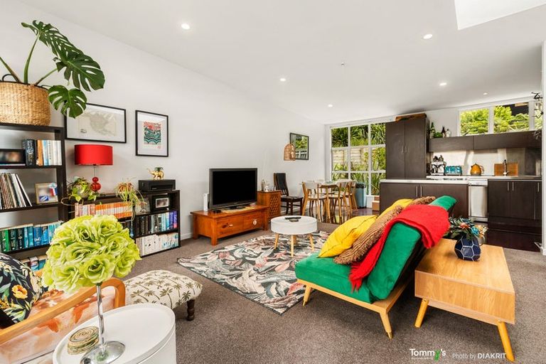 Photo of property in 306u3 Evans Bay Parade, Hataitai, Wellington, 6021