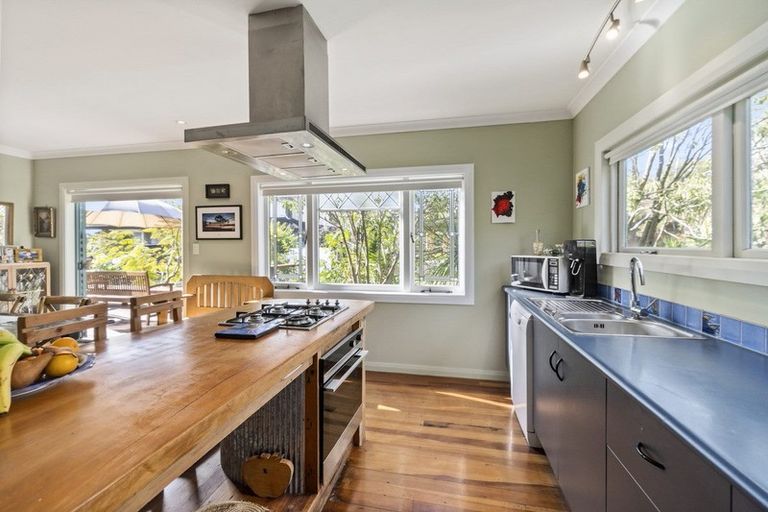 Photo of property in 1025 Beach Road, Torbay, Auckland, 0630