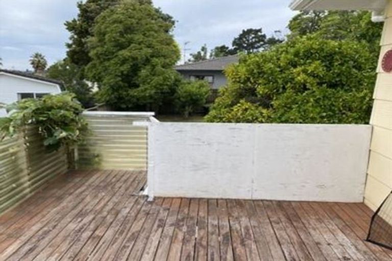 Photo of property in 85a Seaview Road, Glenfield, Auckland, 0629