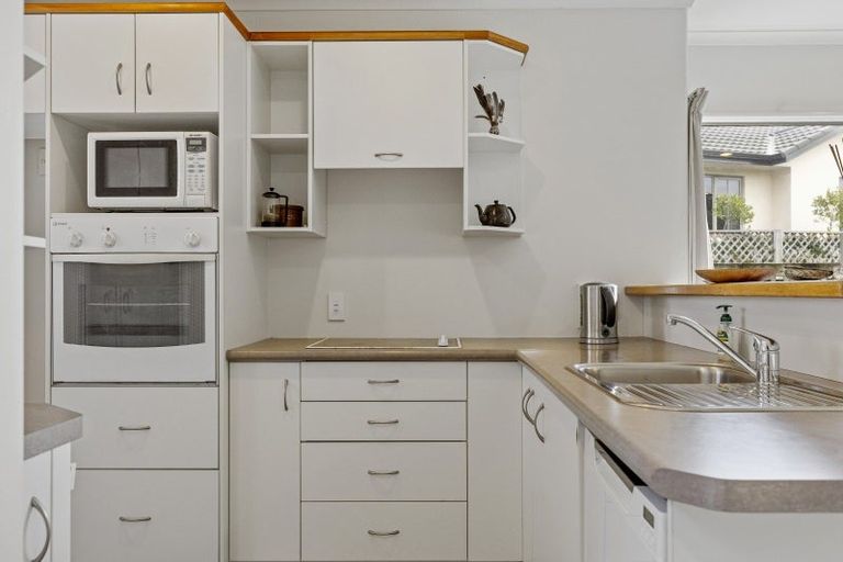 Photo of property in 35 Lakeridge Close, Rangatira Park, Taupo, 3330