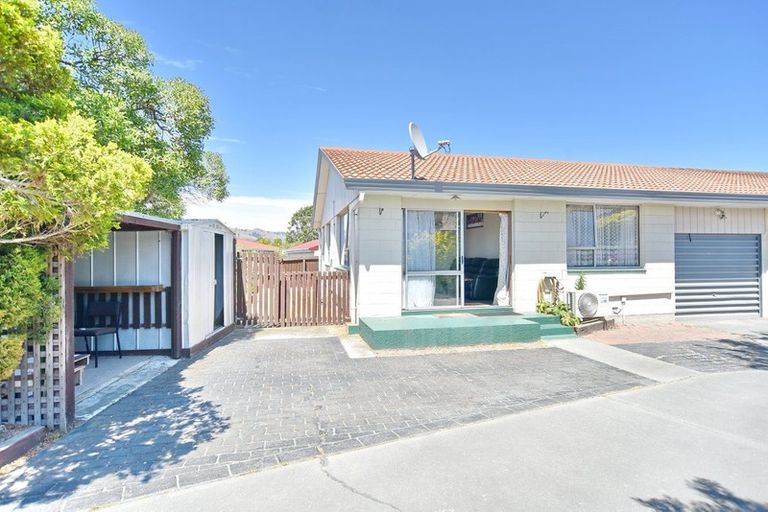 Photo of property in 10 Wanstead Place, Woolston, Christchurch, 8062