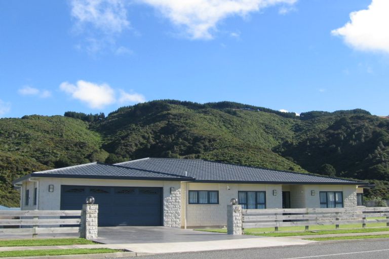 Photo of property in 77 Kirton Drive, Riverstone Terraces, Upper Hutt, 5018