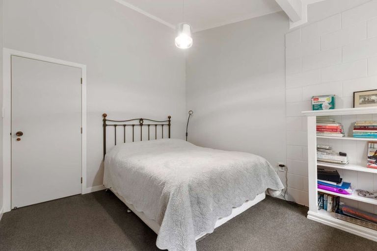 Photo of property in 120 Racecourse Road, Waiuku, 2123