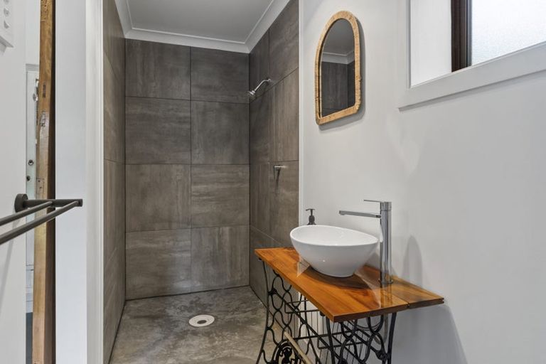 Photo of property in 8 Herbert Drive, Whangamata, 3620