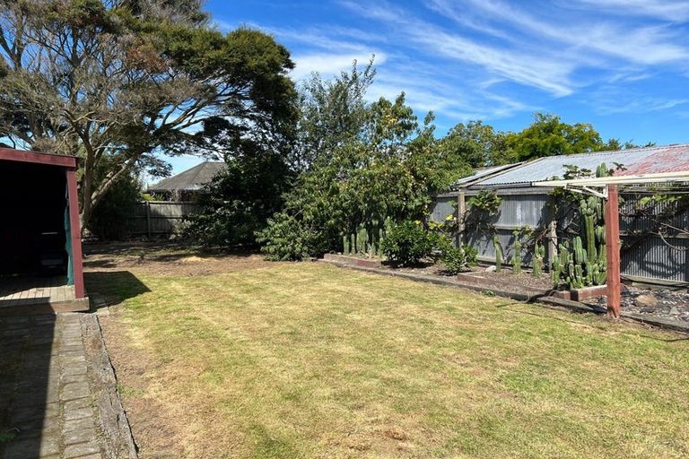 Photo of property in 12 Farquhars Road, Redwood, Christchurch, 8051