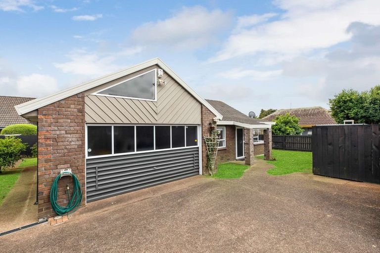 Photo of property in 2/17 Beach Road, Pahurehure, Papakura, 2113