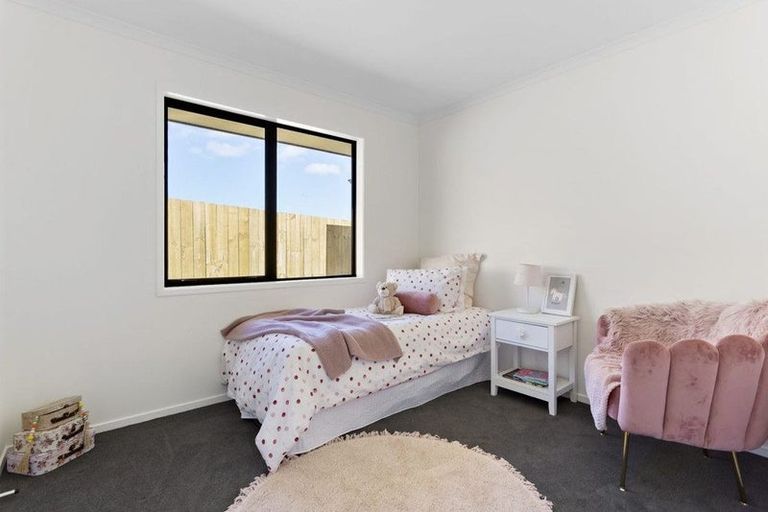 Photo of property in 20 Taupata Lane, Helensville, 0800