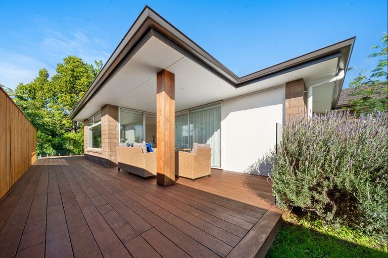 Photo of property in 16 Atutahi Street, Hurdon, New Plymouth, 4310