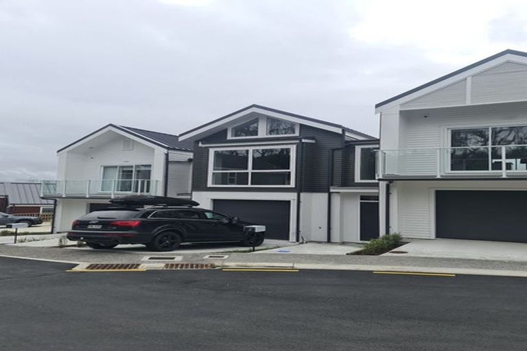 Photo of property in 2 Tai Lane, Whitby, Porirua, 5024