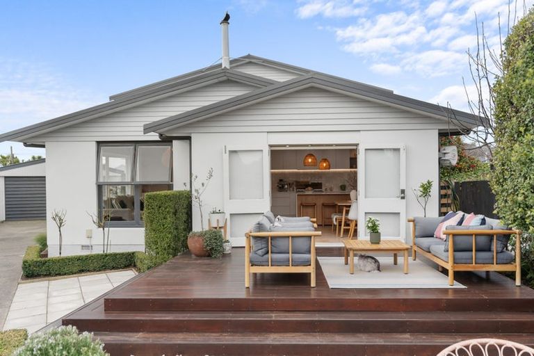 Photo of property in 21 Woodstock Place, Russley, Christchurch, 8042