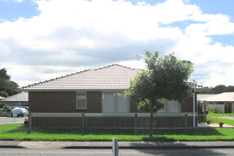Photo of property in Kessel Way, 17/379 Swanson Road, Ranui, Auckland, 0612