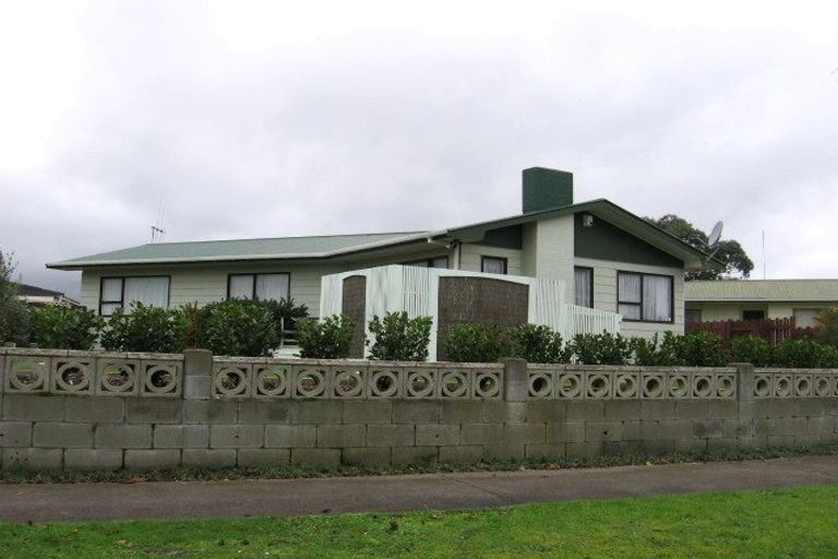 Photo of property in 23 Hillcrest Drive, Kelvin Grove, Palmerston North, 4414