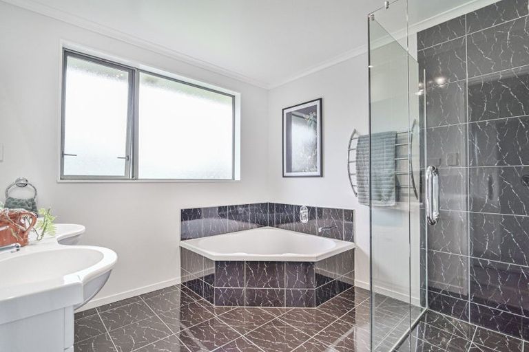 Photo of property in 95 Ferry Road, Clive, 4102