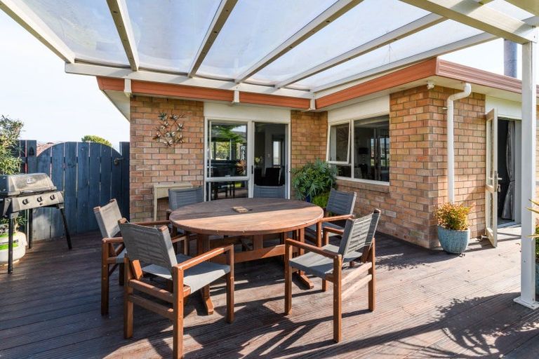 Photo of property in 101 Peter Hall Drive, Kelvin Grove, Palmerston North, 4414