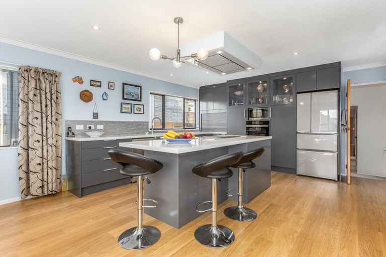 Photo of property in 7 The Top Gallant, Whitby, Porirua, 5024