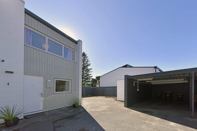 Photo of property in 4/140 Waimairi Road, Ilam, Christchurch, 8041