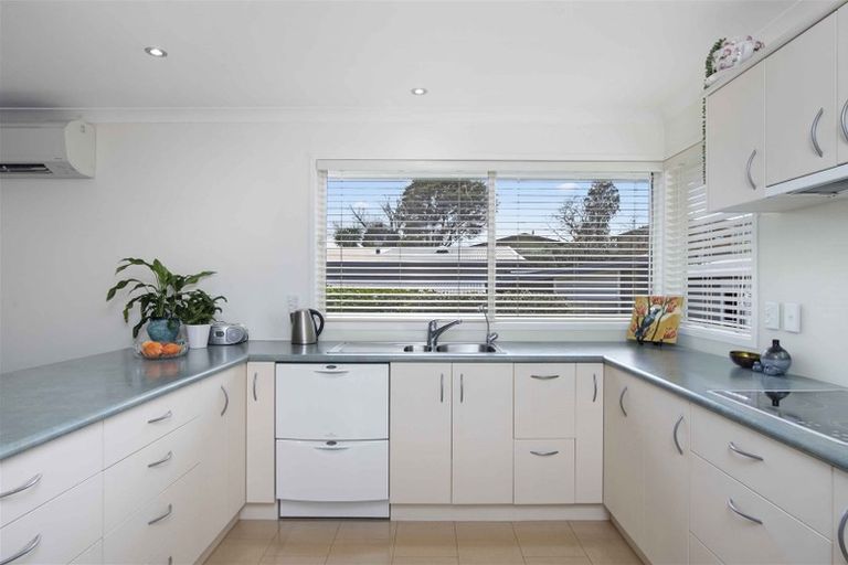 Photo of property in 114g Sandspit Road, Waiuku, 2123