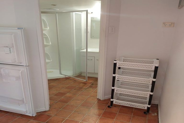 Photo of property in 91a Sylvan Avenue, Northcote, Auckland, 0627