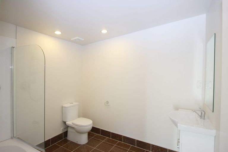 Photo of property in 69u7 Sheridan Terrace, Johnsonville, Wellington, 6037