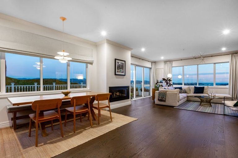 Photo of property in 31 Grumman Lane, Newlands, Wellington, 6037