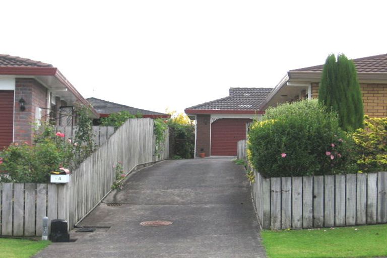 Photo of property in 1/4 Miriam Corban Heights, Henderson, Auckland, 0612