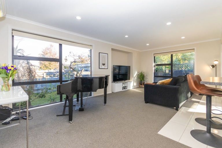 Photo of property in 36 Karina Terrace, Roslyn, Palmerston North, 4414