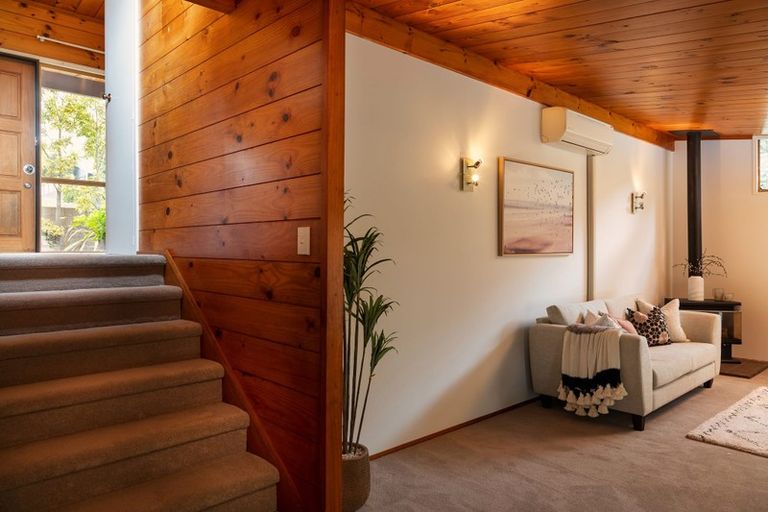 Photo of property in 18 Kawaka Street, Titirangi, Auckland, 0604