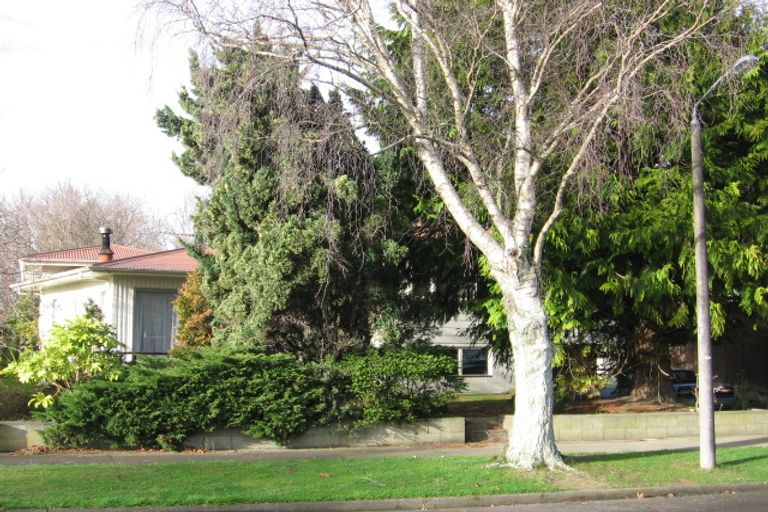 Photo of property in 75 Ruamahanga Crescent, Terrace End, Palmerston North, 4410