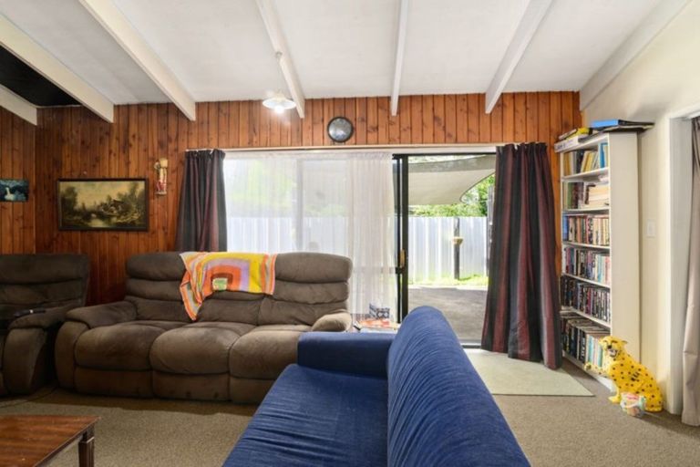 Photo of property in 9a Peter Place, Mangakakahi, Rotorua, 3015