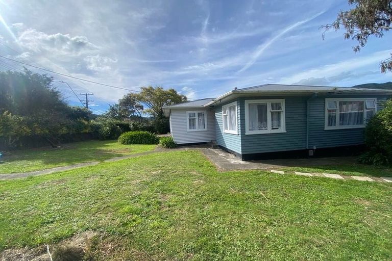 Photo of property in 168 Wellington Road, Wainuiomata, Lower Hutt, 5014