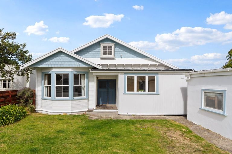 Photo of property in 200 Cobden Street, Gisborne, 4010