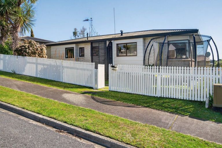 Photo of property in 6a Te Arawa Place, Welcome Bay, Tauranga, 3112