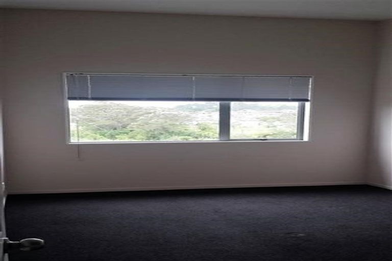 Photo of property in 24/3 Hulme Place, Henderson, Auckland, 0612