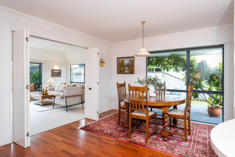 Photo of property in 5 Kensington Drive, Taradale, Napier, 4112